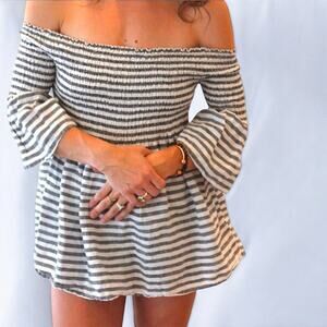 Linen Striped Top Size Small Off shoulder C&C California